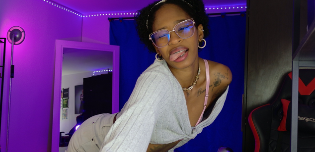 Model - I am Sel glasses