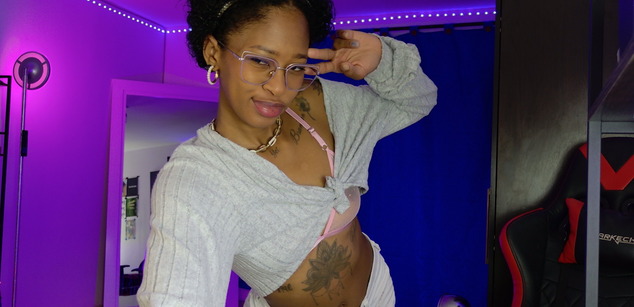 Model - I am Sel glasses