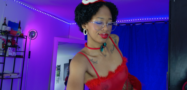 Model - I am Sel glasses