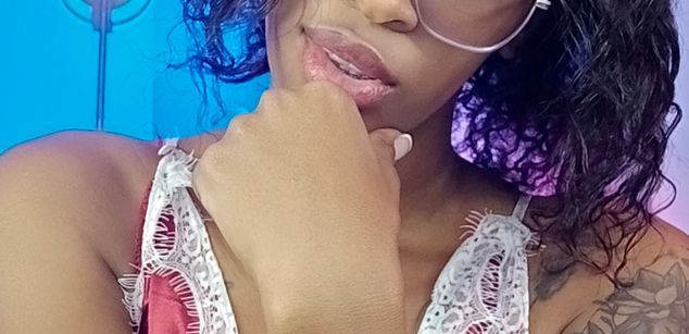 Model - I am Sel glasses