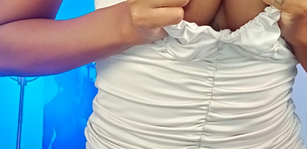 Model - I am Sel glasses