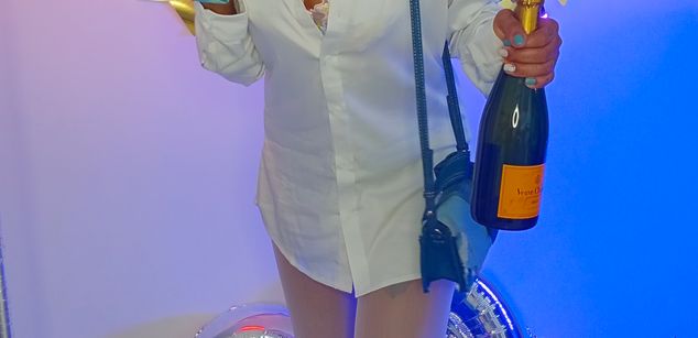 Model - I am Sel glasses