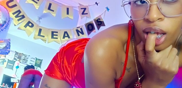 Model - I am Sel glasses