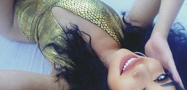 Model - FinDomCardi bigass