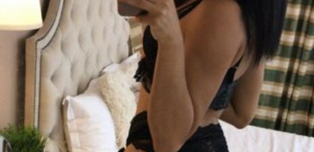 Model - FinDomCardi bigass