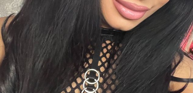 Model - FinDomCardi bigass