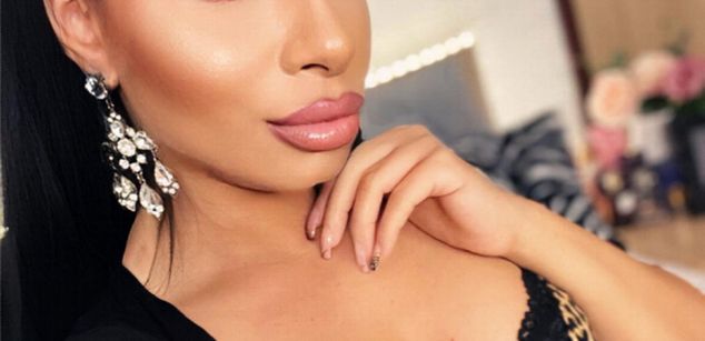 Model - FinDomCardi bigass