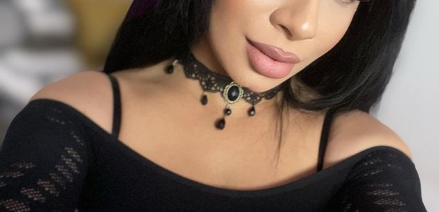 Model - FinDomCardi bigass