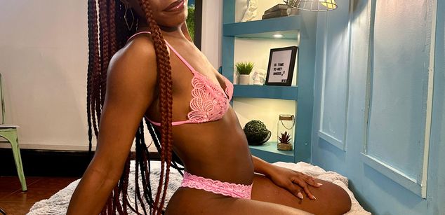 Model - Michelle Pose cum