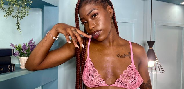 Model - Michelle Pose cum