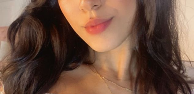 Model - Luciana squirt