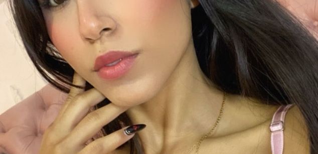 Model - Luciana squirt