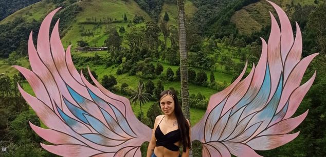 Model - Athziry G petite