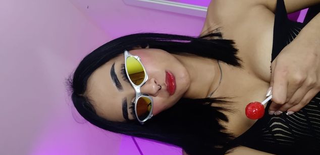 Model - Elisa Peters latina