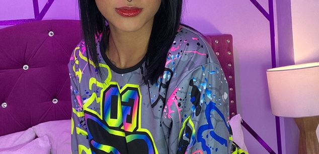 Model - Elisa Peters latina