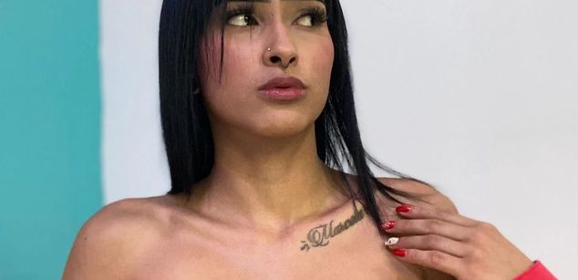 Model - Elisa Peters latina