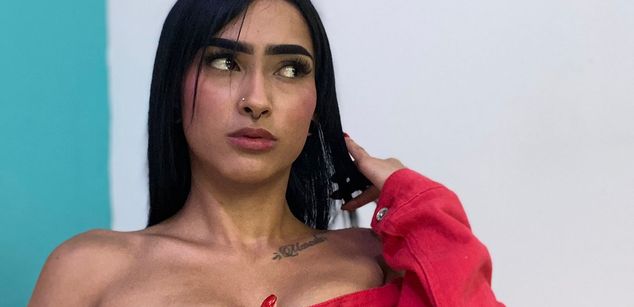 Model - Elisa Peters latina