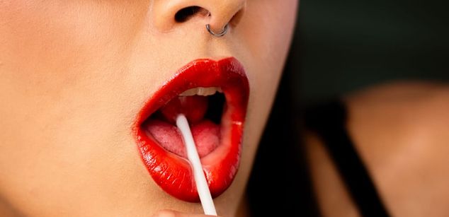 Model - Elisa Peters latina