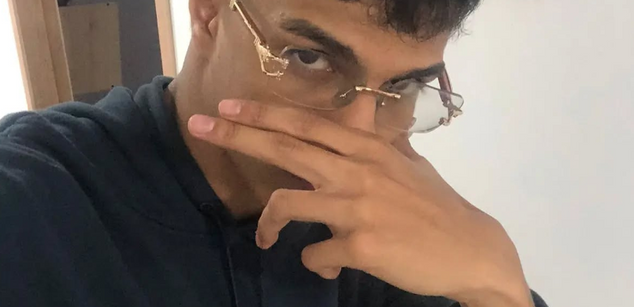 Model - James Dreams Top