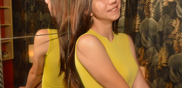 Model - LiaDIMPLES sweet