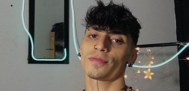 Model - Alejandro_max top