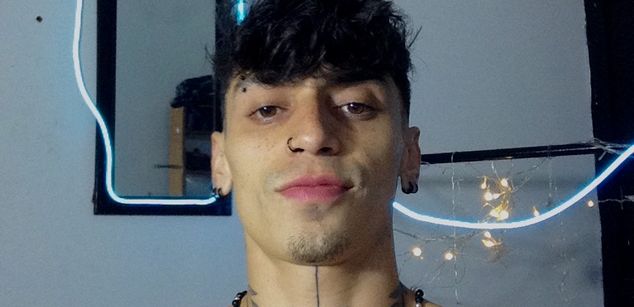 Model - Alejandro_max top