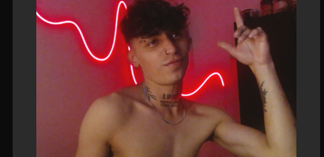 Model - Alejandro_max top