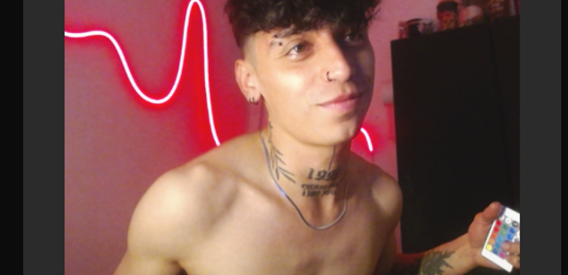 Model - Alejandro_max top