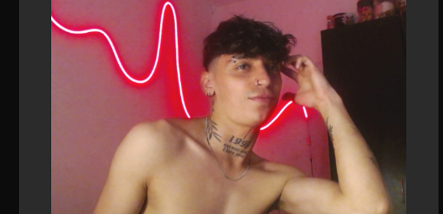 Model - Alejandro_max top