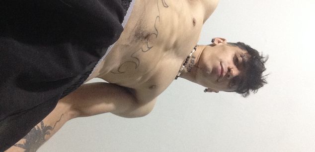 Model - Alejandro_max top