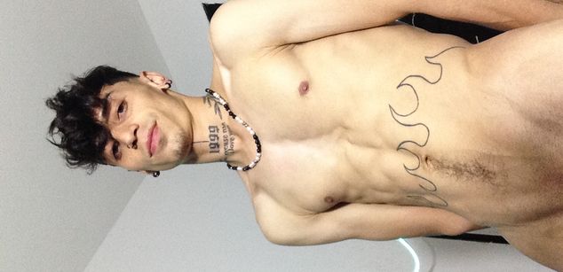 Model - Alejandro_max top