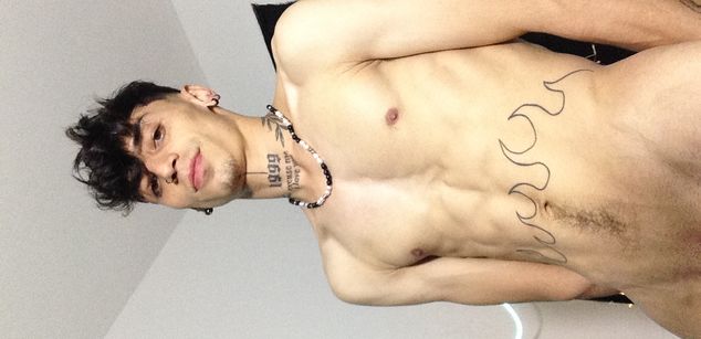 Model - Alejandro_max top