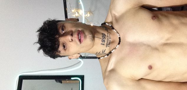 Model - Alejandro_max top