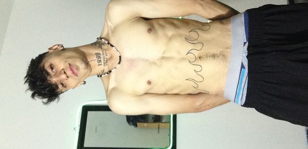 Model - Alejandro_max top