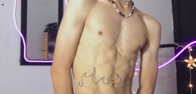 Model - Alejandro_max top