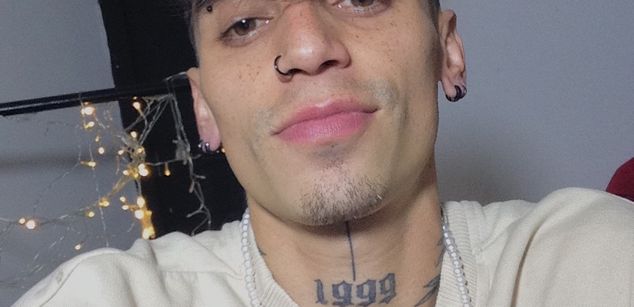 Model - Alejandro_max top