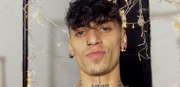 Model - Alejandro_max top