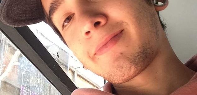 Model - Marc Carter cum