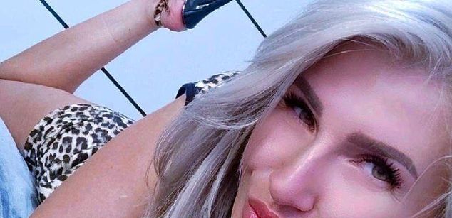 Model - Eva_Blondy_ Dance