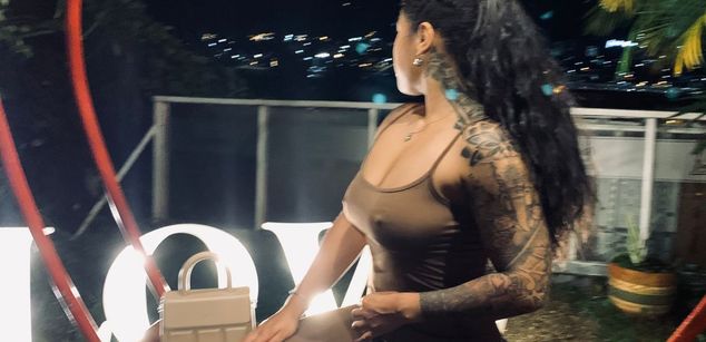 Model - SarahSky deepthroat