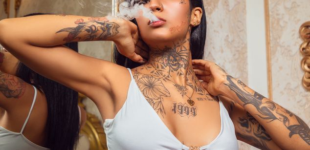 Model - EmilieLake Femdom