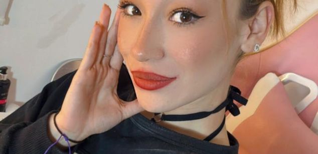 Model - Sophie Doll cum