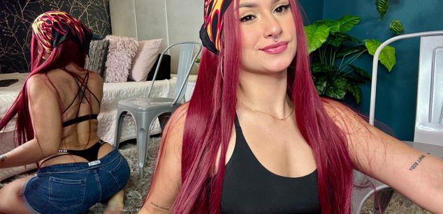 Model - Mollie Bennet cum