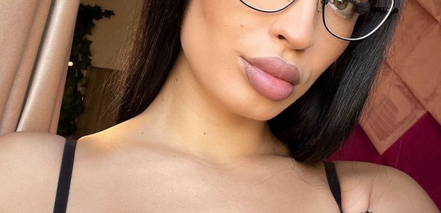 Model - VictoriaLane young