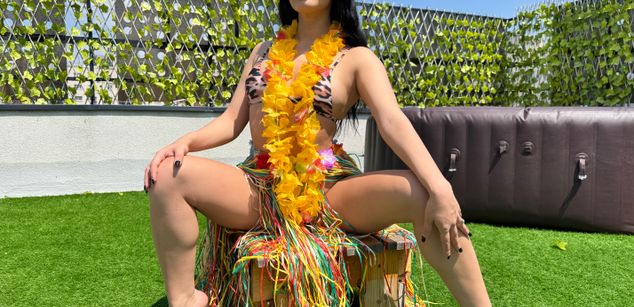 Model - VictoriaLane young