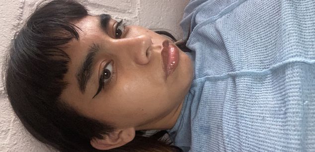 Model - Luli masturbation