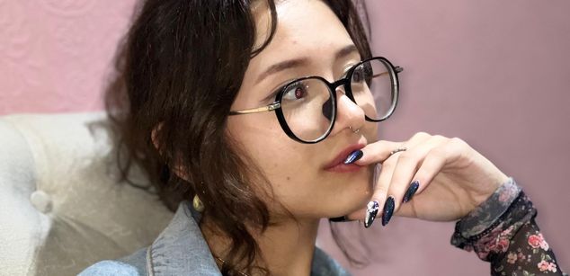 Model - VenusOlympus pussy