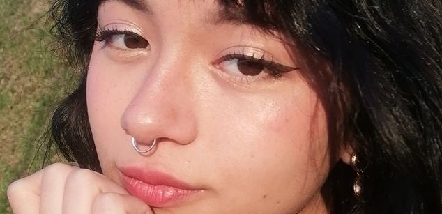 Model - VenusOlympus pussy