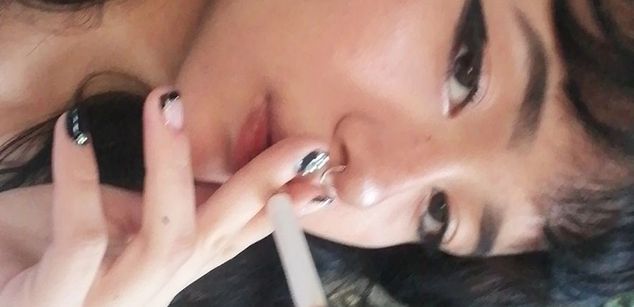 Model - VenusOlympus pussy