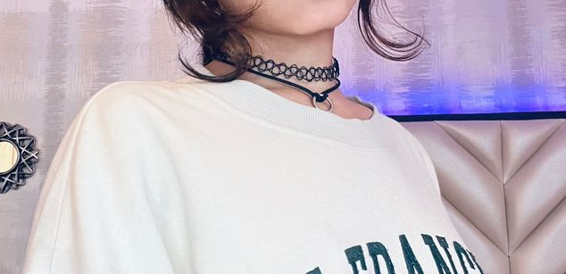 Model - VenusOlympus pussy